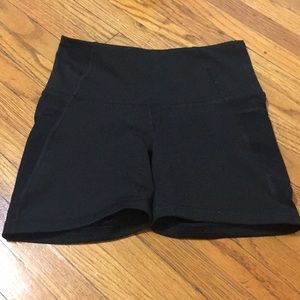 Black active shorts